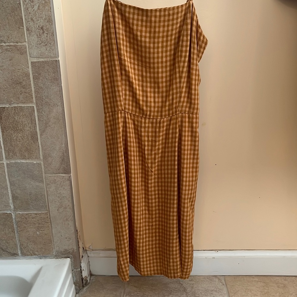 I used to love this dress as a teen but now it’s too small on me!